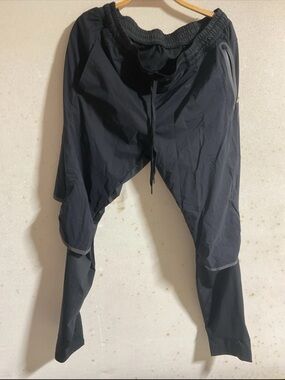 On Running Black Men's Jogger Sweatpants